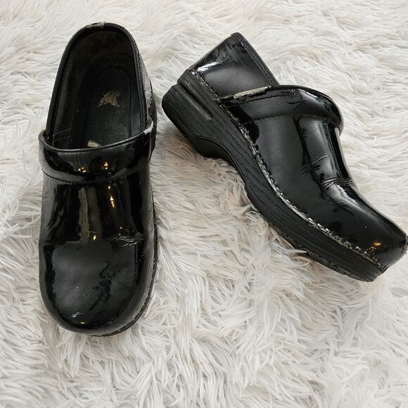 Dansko Black Clogs Shiny Leather Size 37 - Picture 1 of 6